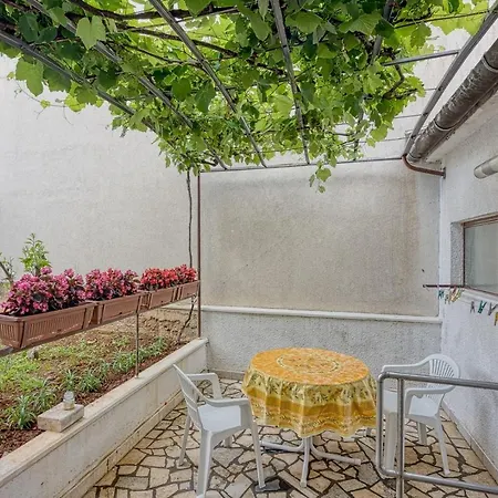 Marija Busoler Apartman *