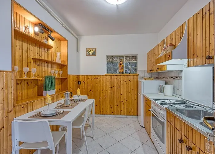 Marija Busoler * Πούλα